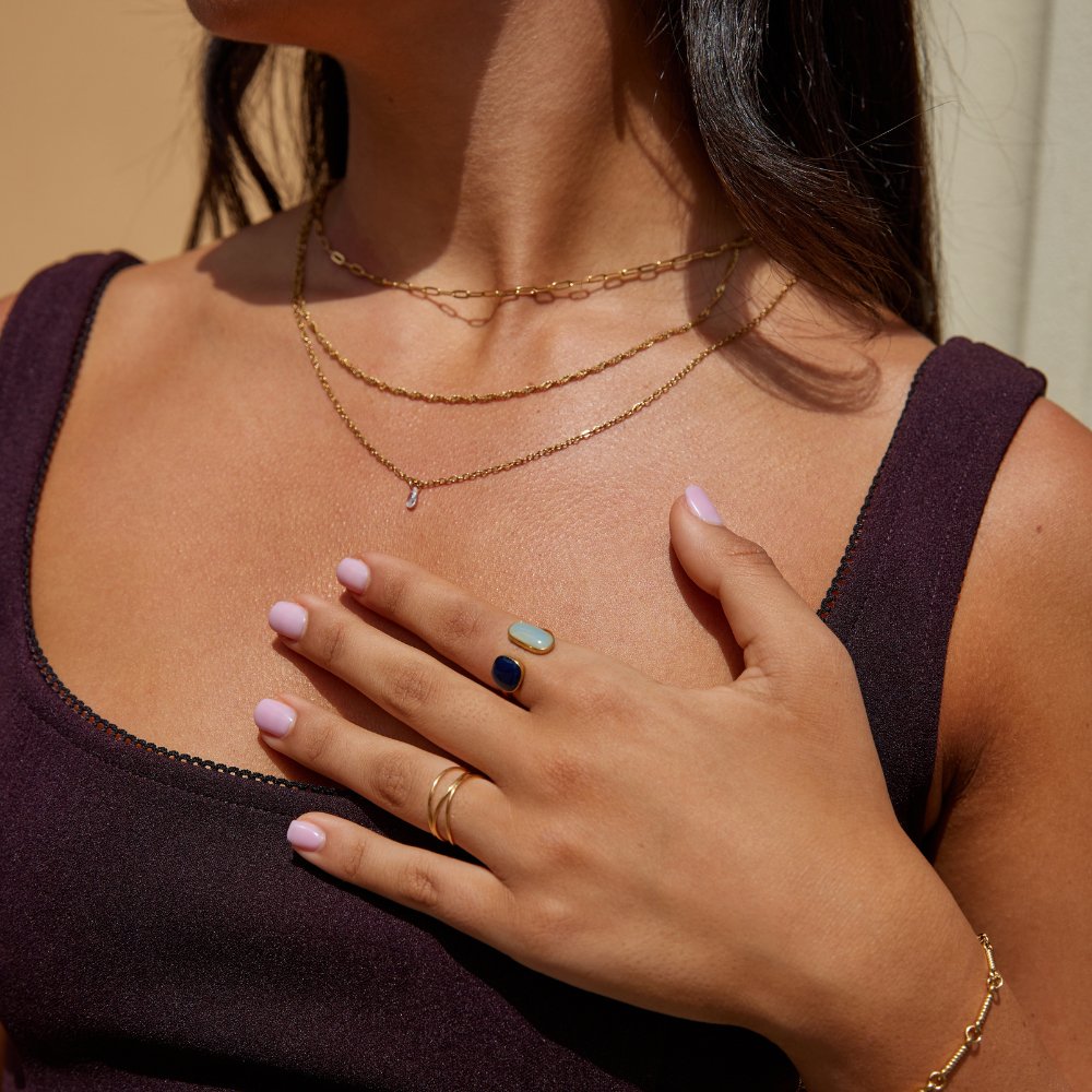 Apskāviena gredzens ar akvamarīnu